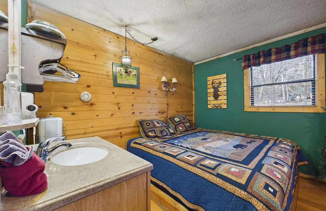 Whispering Pine Cabins-1