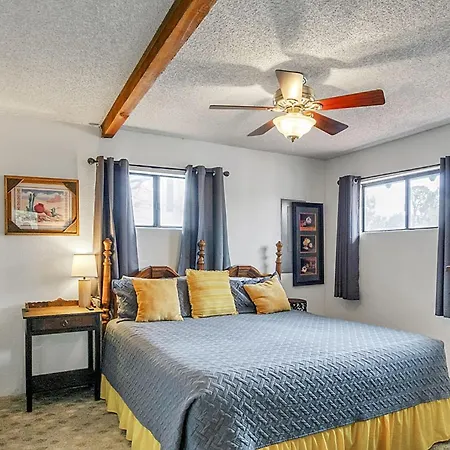 Hummingbird Haven - Charming Ruidoso Retreat-2