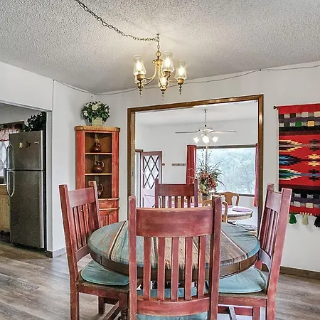 Hummingbird Haven - Charming Ruidoso Retreat-3
