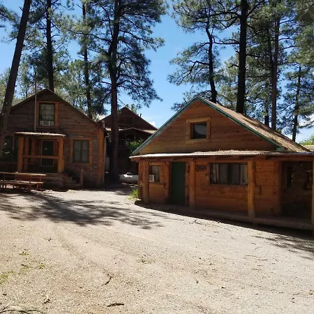 Apache Village Cabins-3